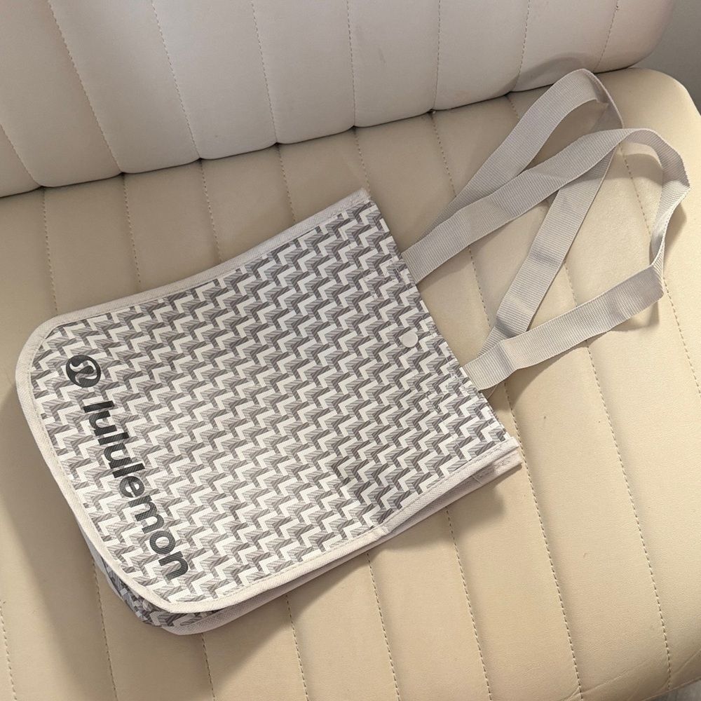 Lululemon Gray & White Chevron Tote Bag